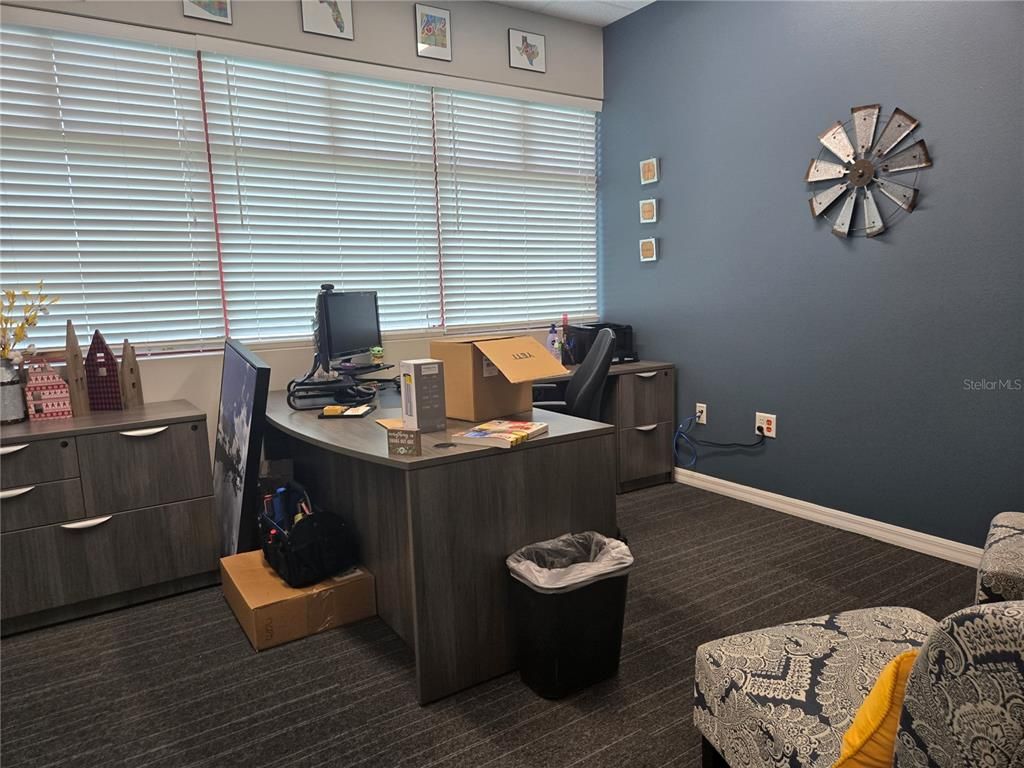 Home Office, Interior