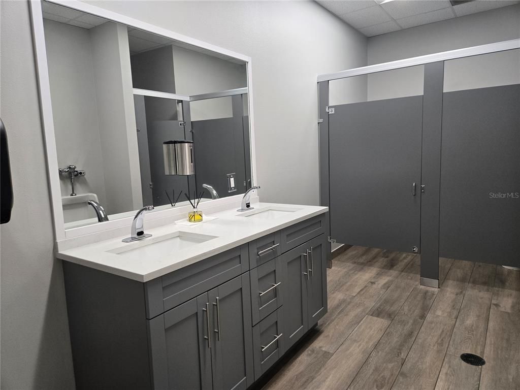 Bathroom, Dual Sink Vanities, Interior, Wood Texture Flooring