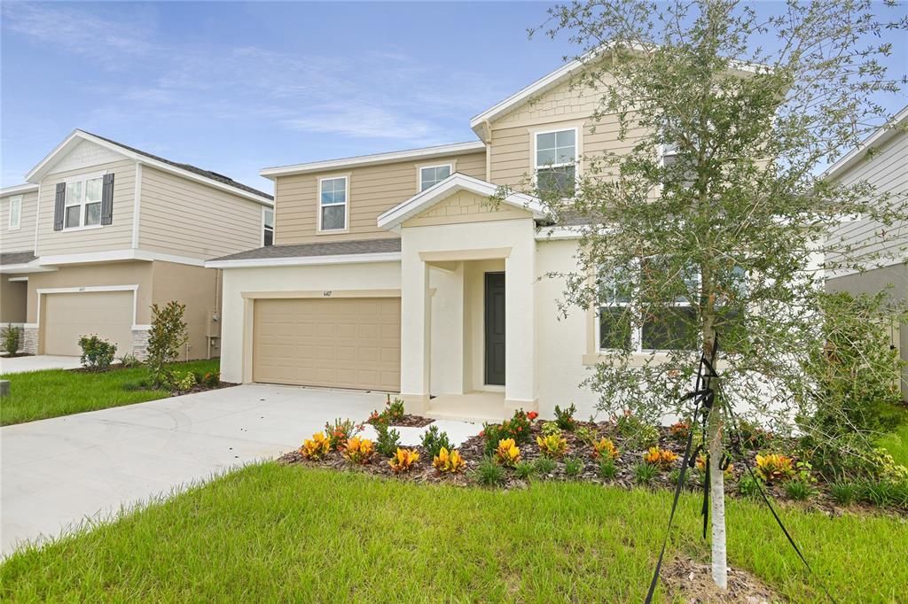 Attached, Exterior, Facade, Farmhouse