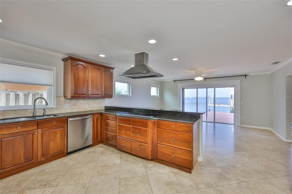 Interior, Kitchen, Recessed Lighting, Water