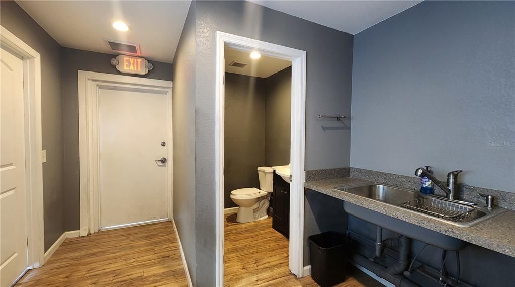Bathroom, Interior, Recessed Lighting, Wood Texture Flooring