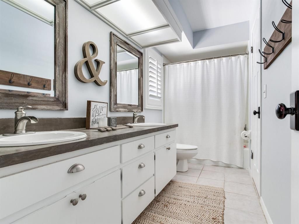 Bathroom, Dual Sink Vanities, Interior