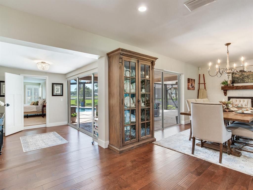 Chandelier, Dining room, Interior, Recessed Lighting, Wood Texture Flooring