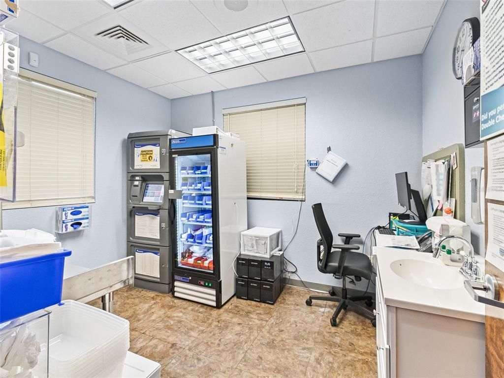 Home Office, Interior