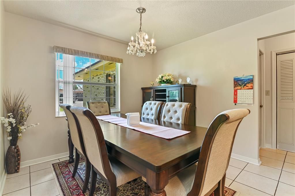 Chandelier, Dining room, Interior