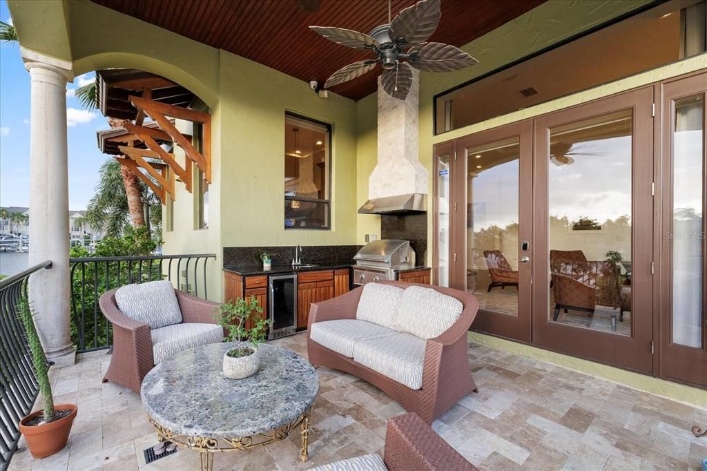 Exterior, Outdoor Kitchen