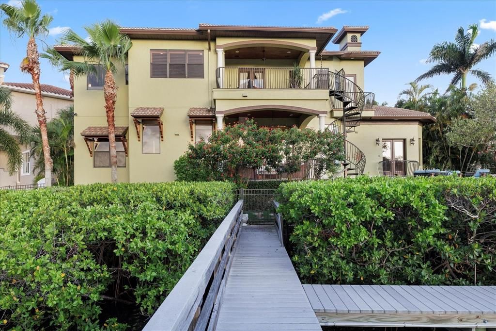 Exterior, Facade, Mediterranean