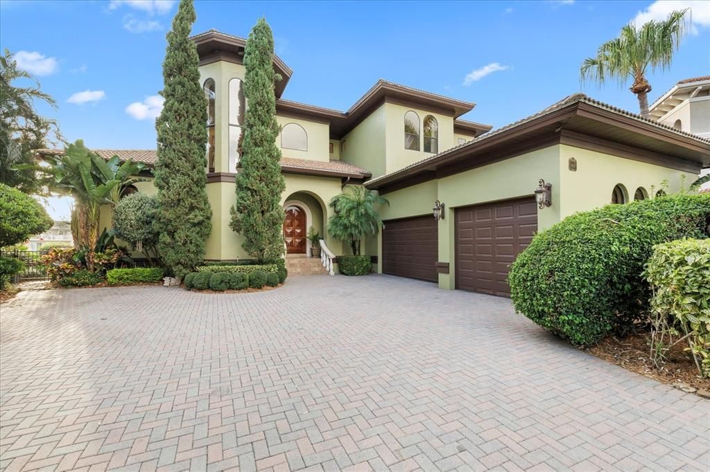 Attached, Exterior, Facade, Mediterranean