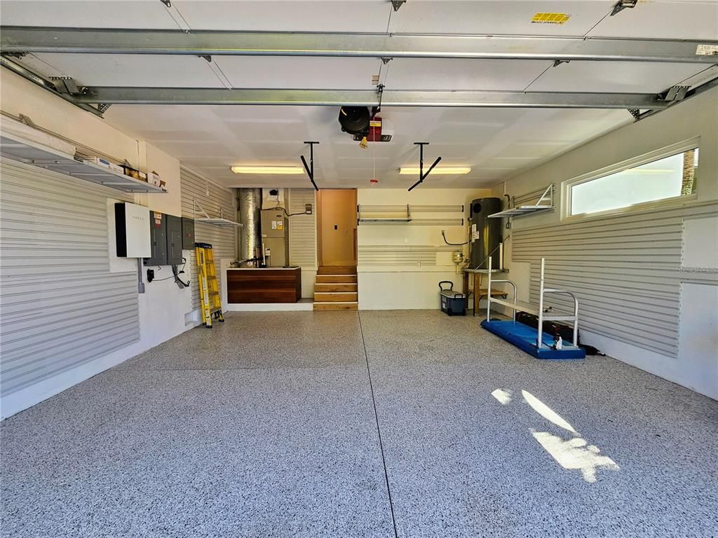Garage, Interior