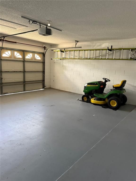 Garage, Interior
