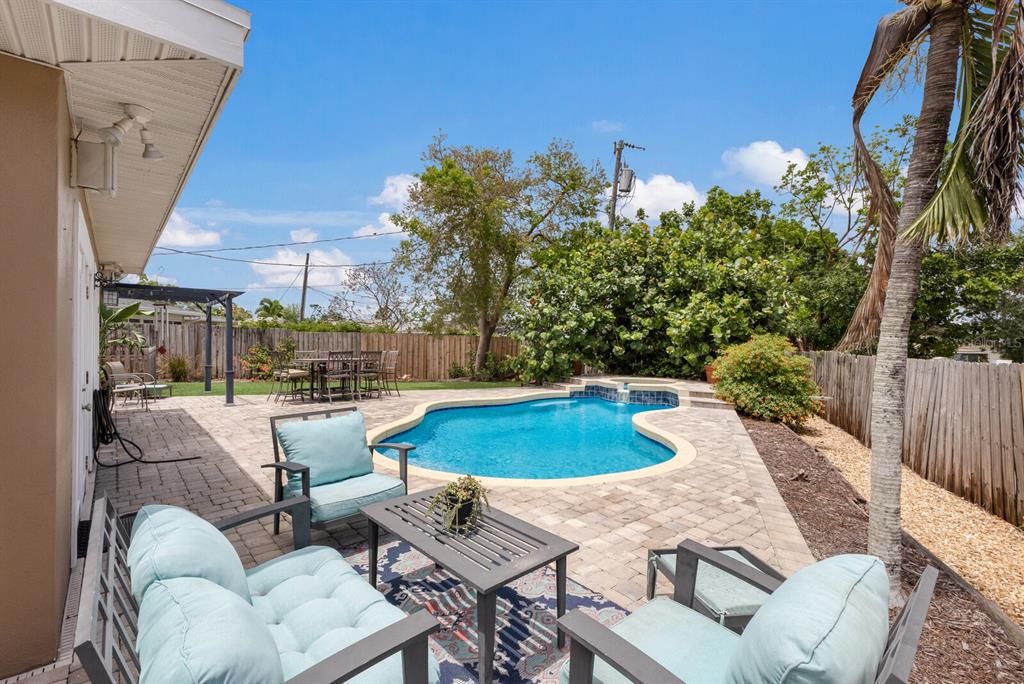 Exterior, Pool