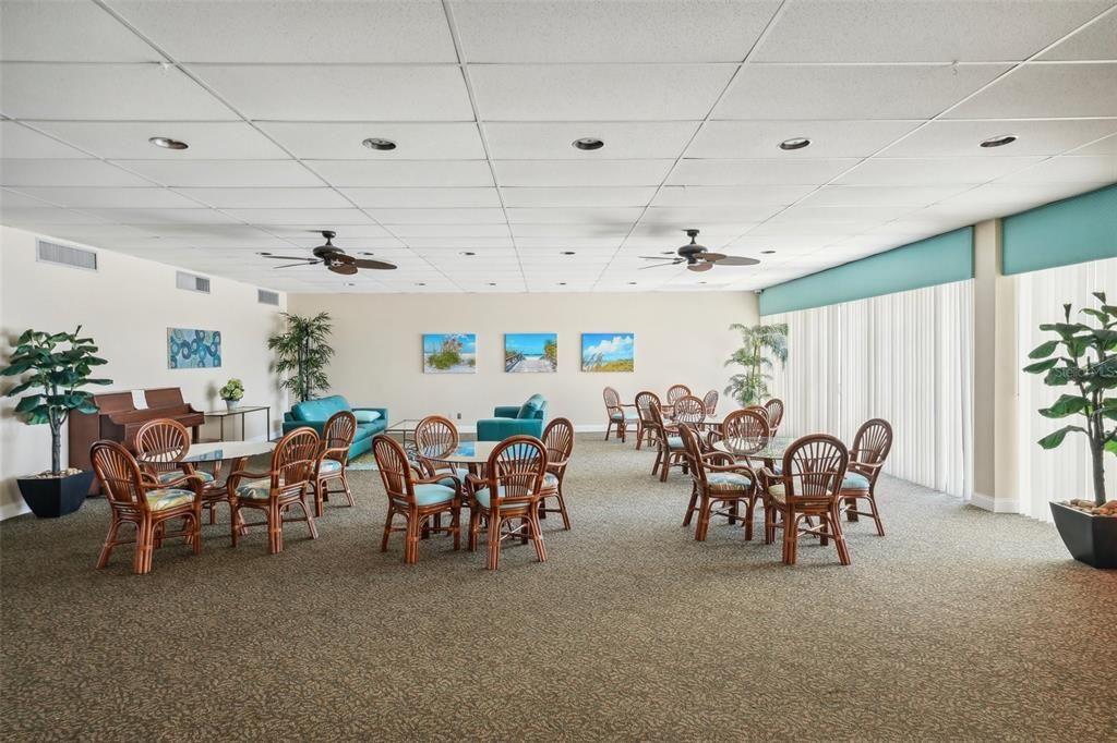 Dining room, Interior, Recessed Lighting