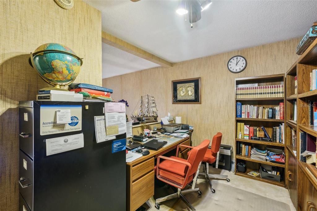 Home Office, Interior