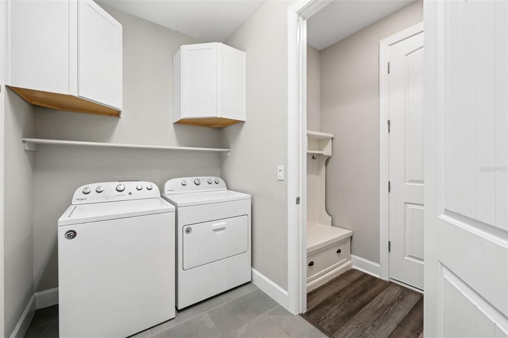 Interior, Utility Closets, Washer, Wood Texture Flooring