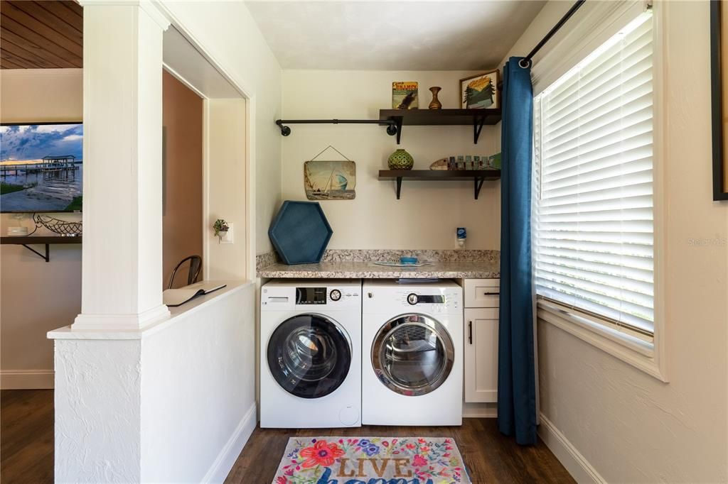 Interior, Washer, Wood Texture Flooring