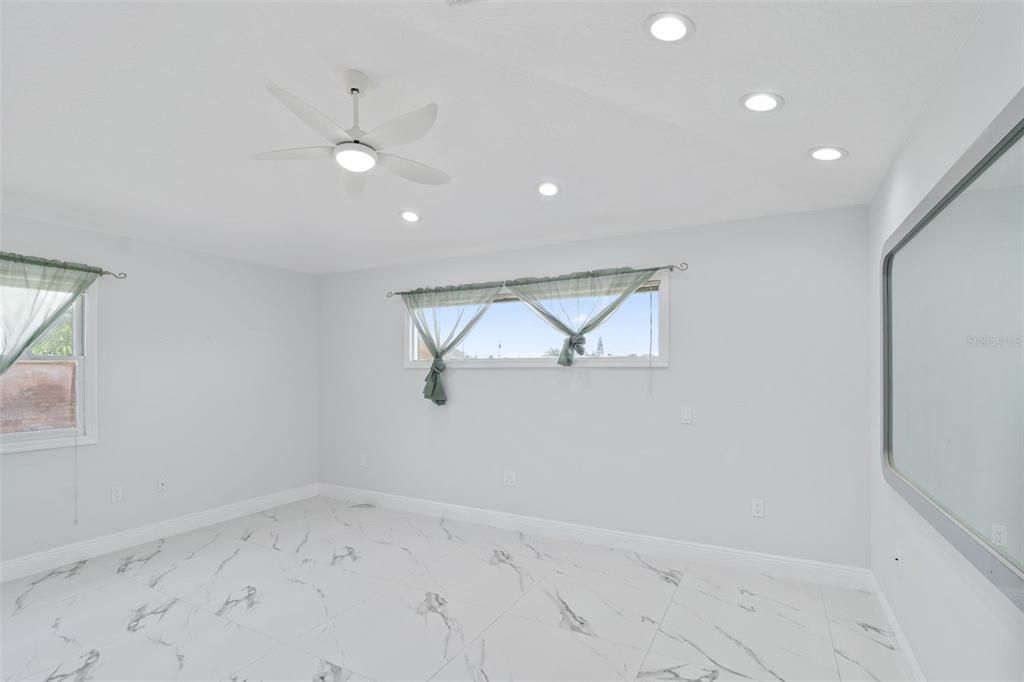 Empty room, Interior, Marble, Recessed Lighting