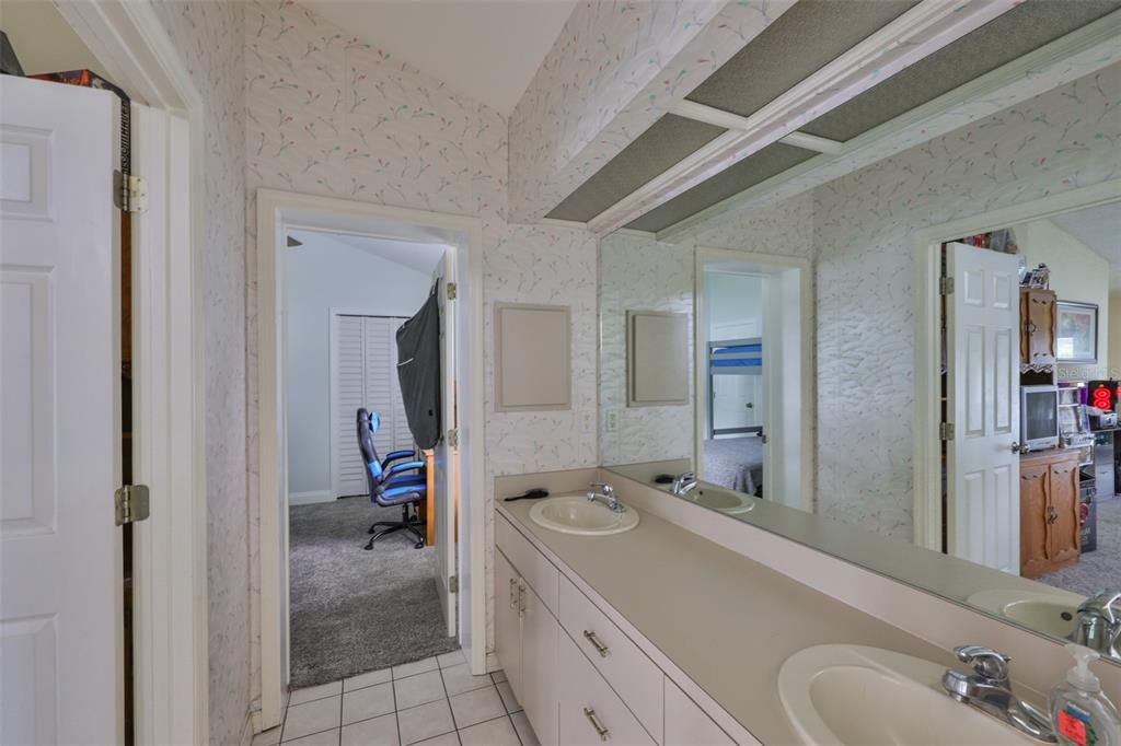Bathroom, Dual Sink Vanities, Interior