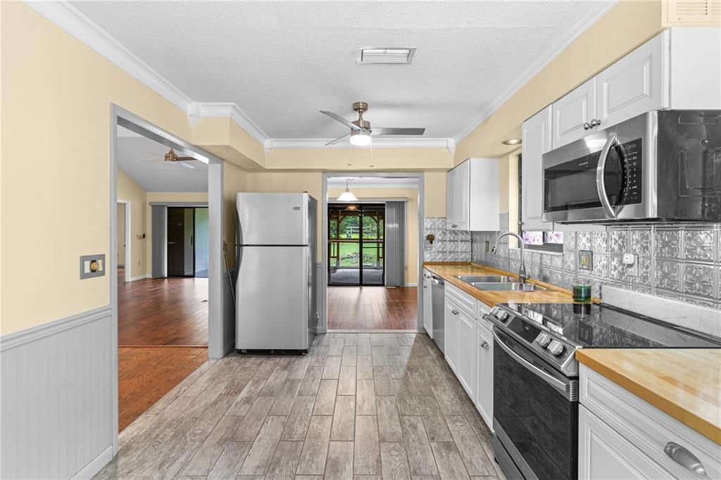 Interior, Kitchen, Recessed Lighting, Wood Texture Flooring