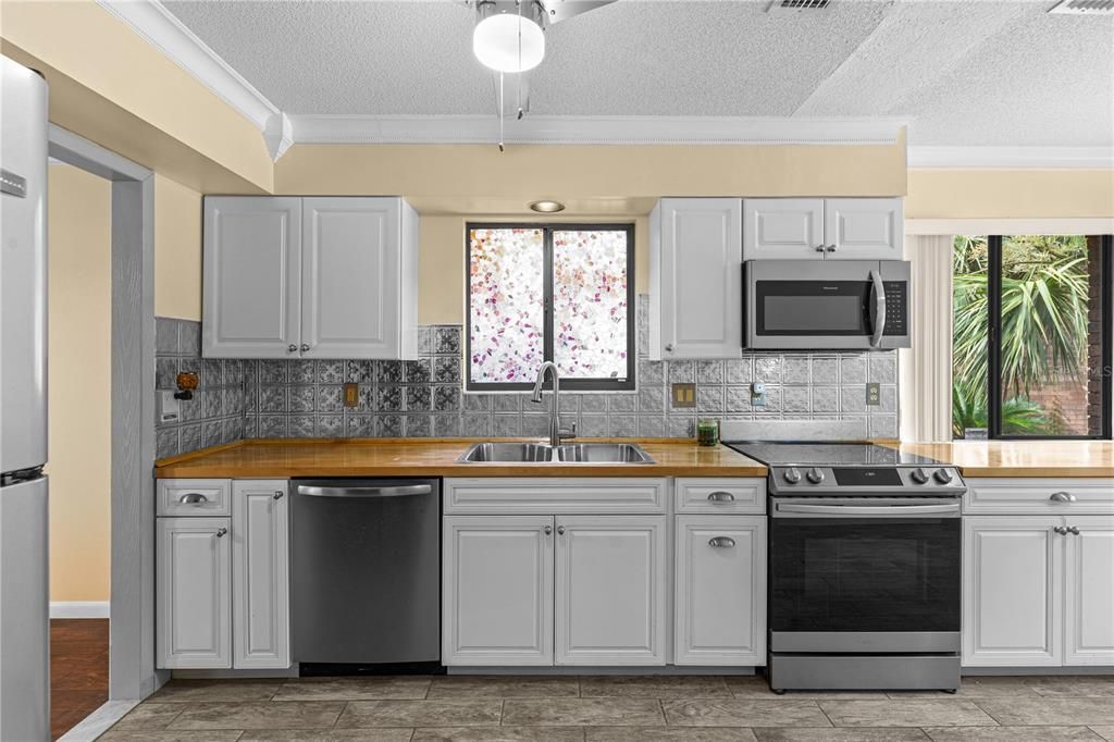 Interior, Kitchen, Stainless Steel Appliances, Wood Texture Flooring