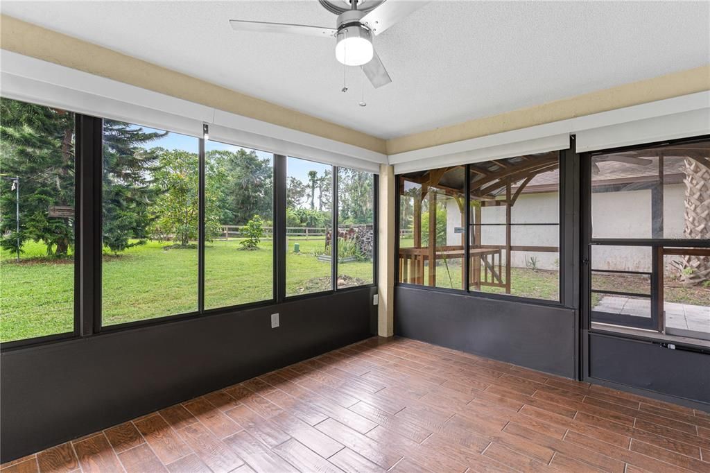 Empty room, Interior, Sun Room, Wood Texture Flooring