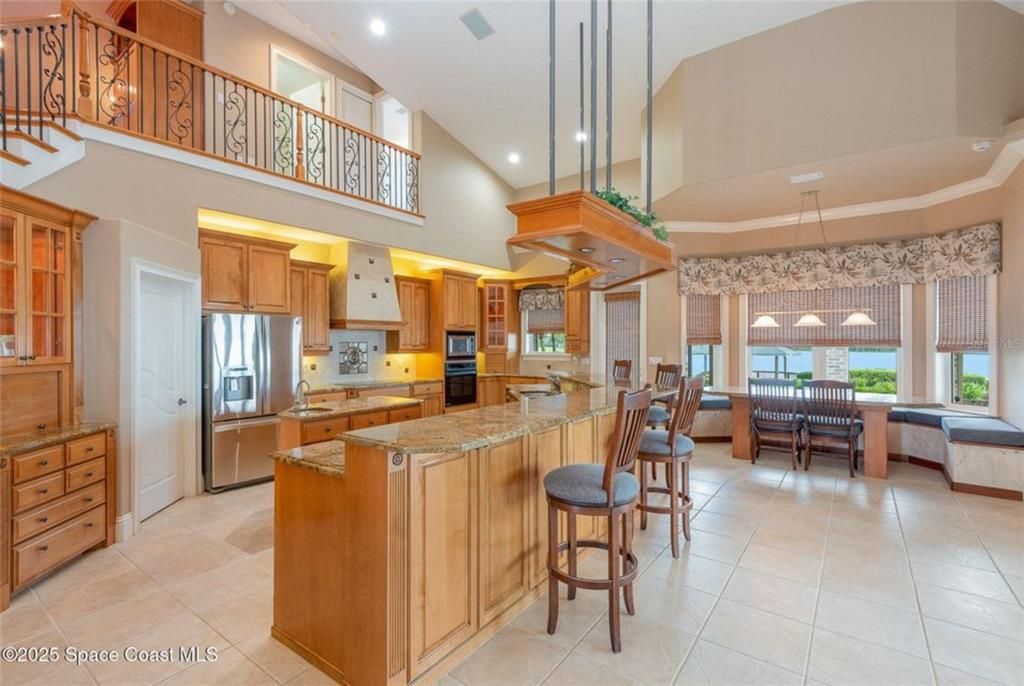 Chandelier, Dining room, Interior, Kitchen, Pendant Lights, Recessed Lighting, Stainless Steel Appliances