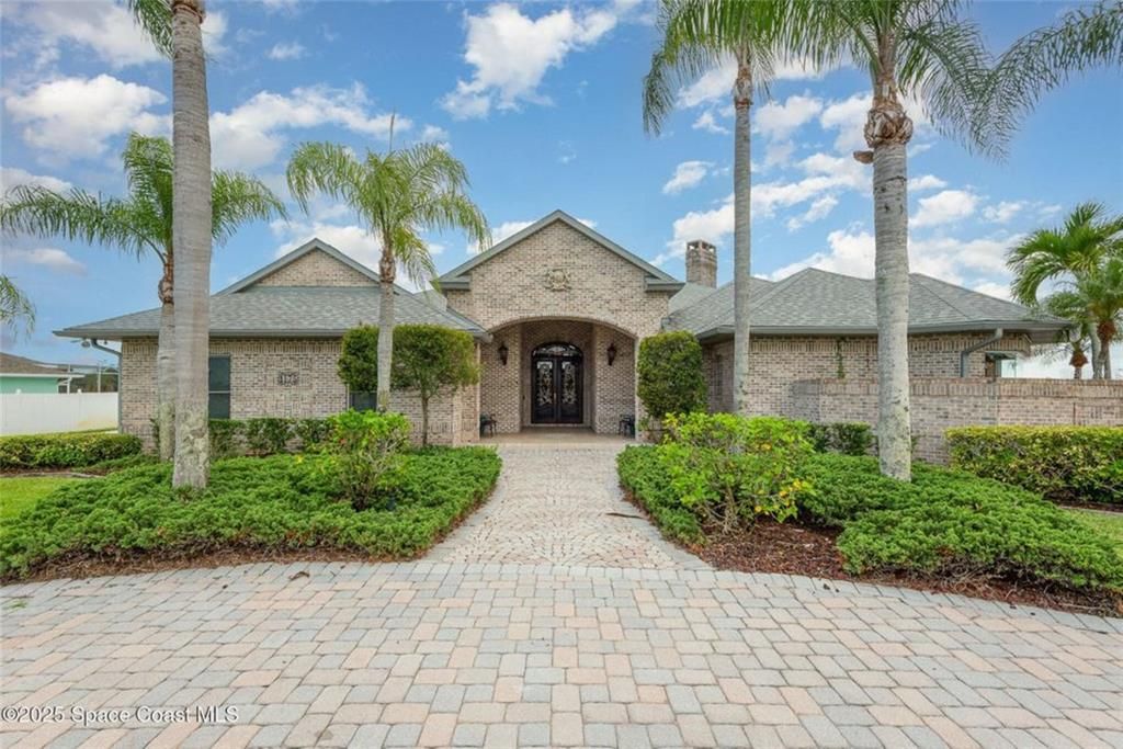 Exterior, Facade, Brick Facade, French Provincial