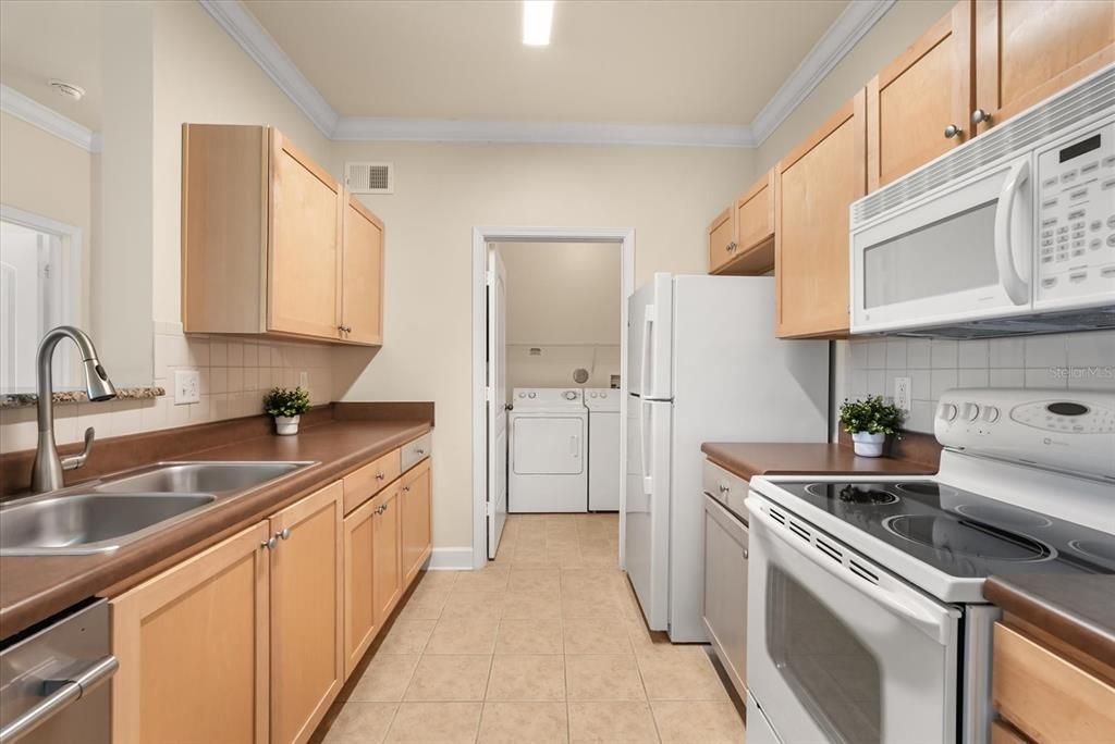 Interior, Kitchen, Recessed Lighting, Washer