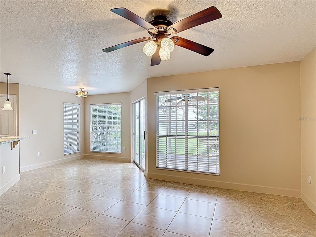 Empty room, Interior, Pendant Lights