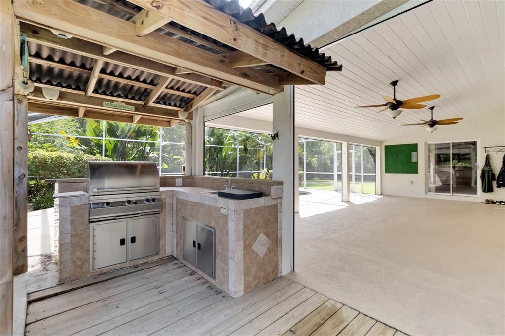 Exterior, Outdoor Kitchen