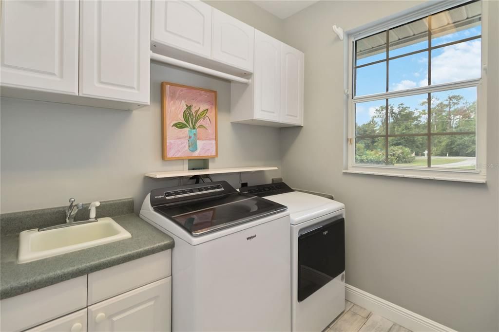 Interior, Washer, Wood Texture Flooring