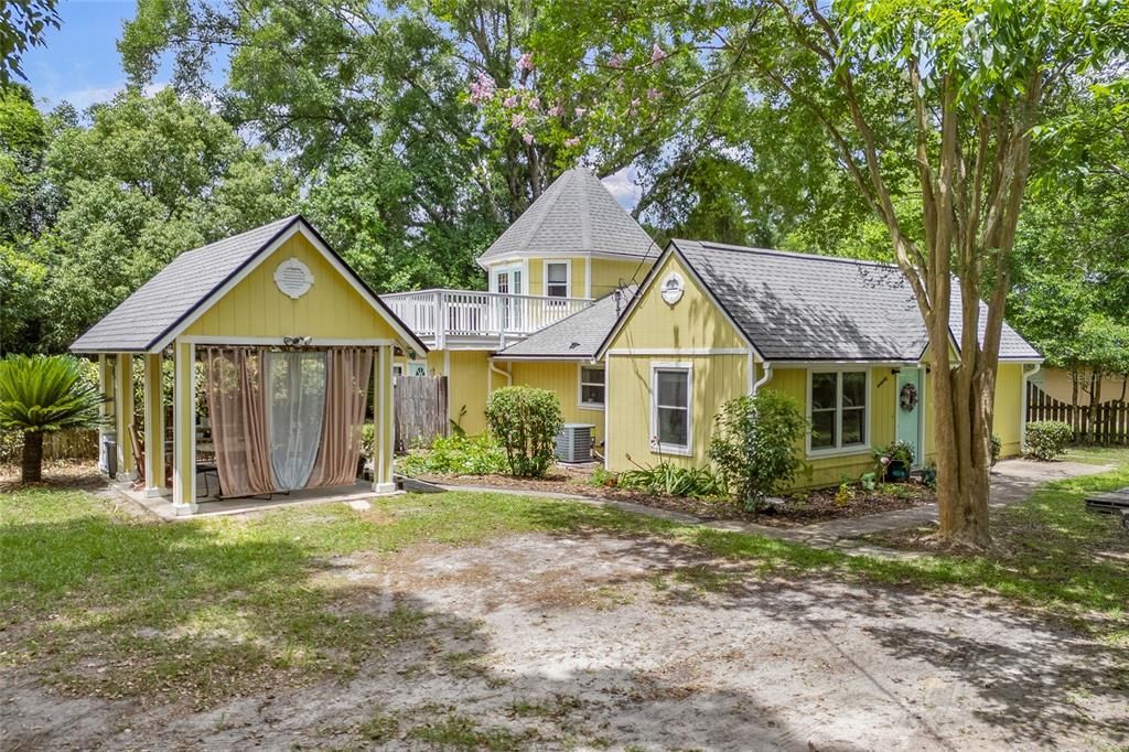 Backyard, Exterior