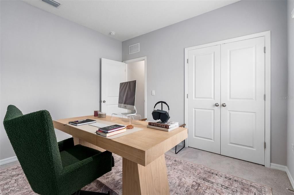 Home Office, Interior