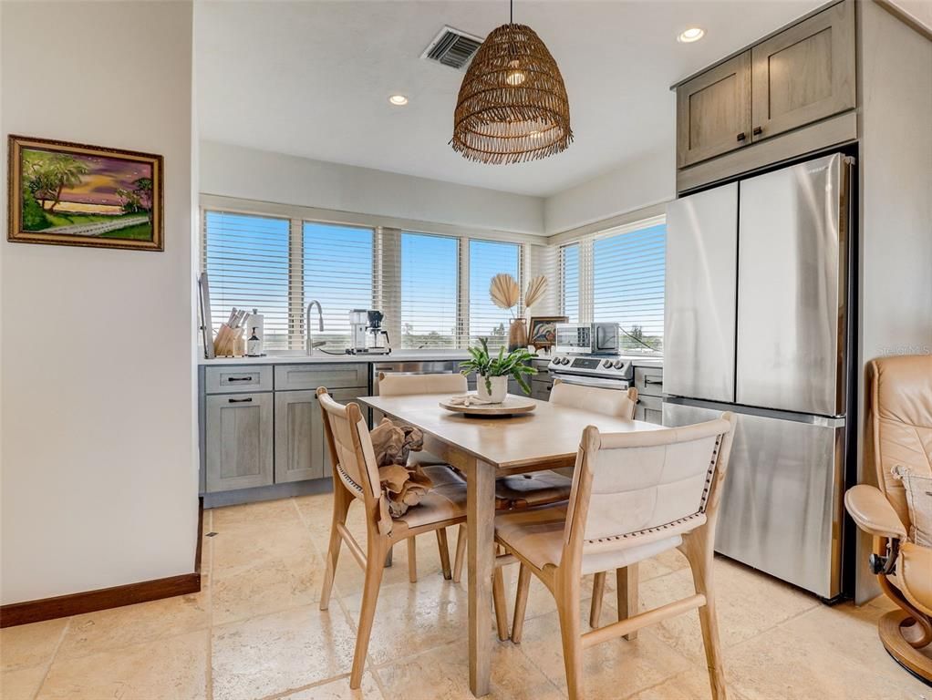 Dining room, Interior, Kitchen, Pendant Lights, Recessed Lighting, Stainless Steel Appliances