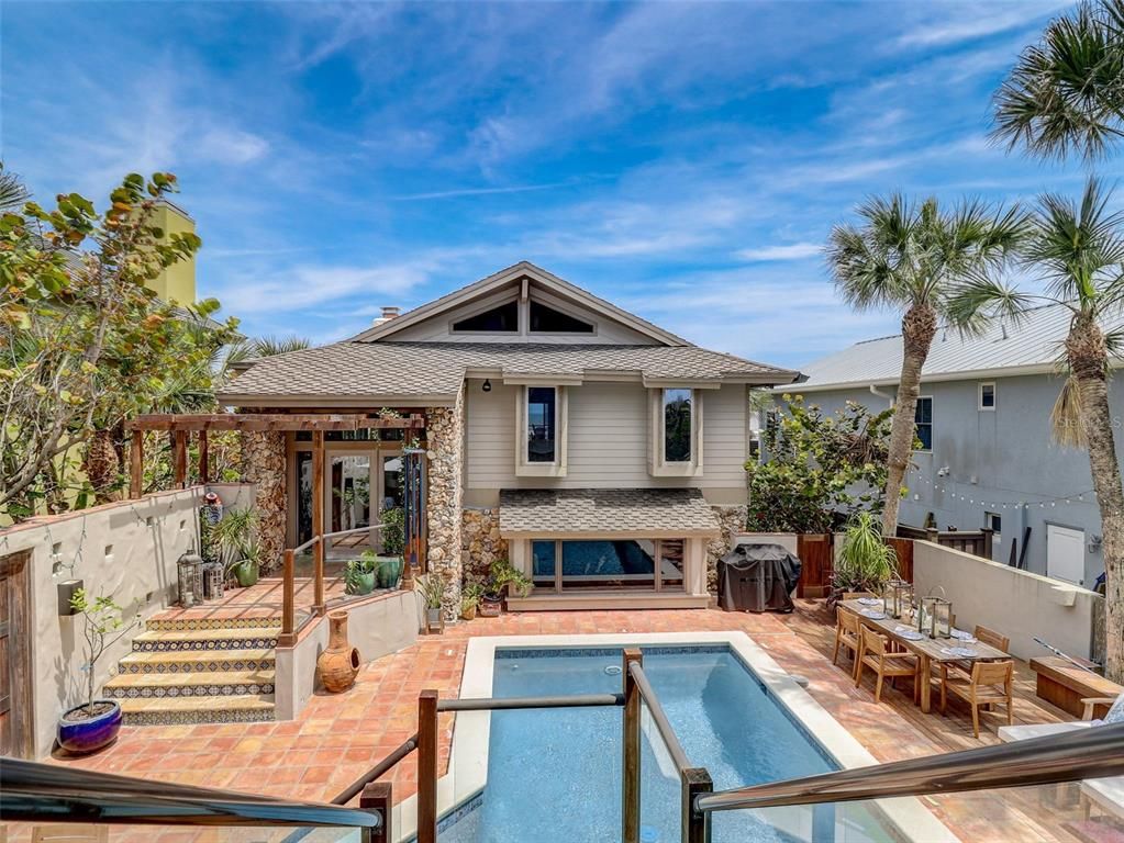 Exterior, Pool