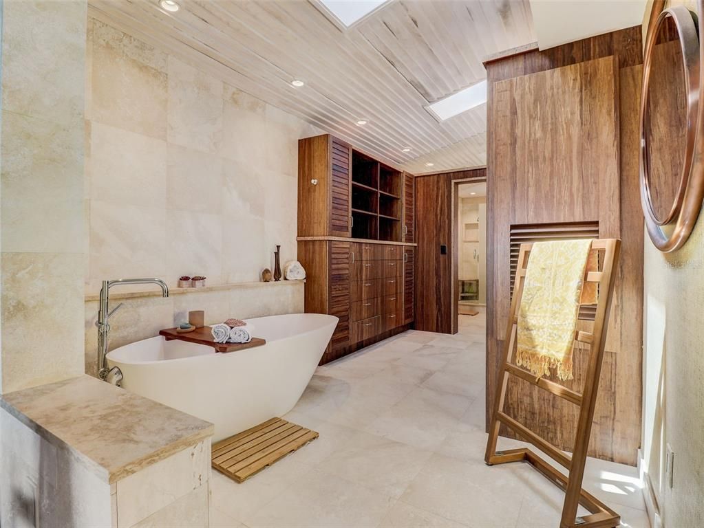 Bathroom, Free Standing Baths, Interior, Recessed Lighting, Wooden Ceilings