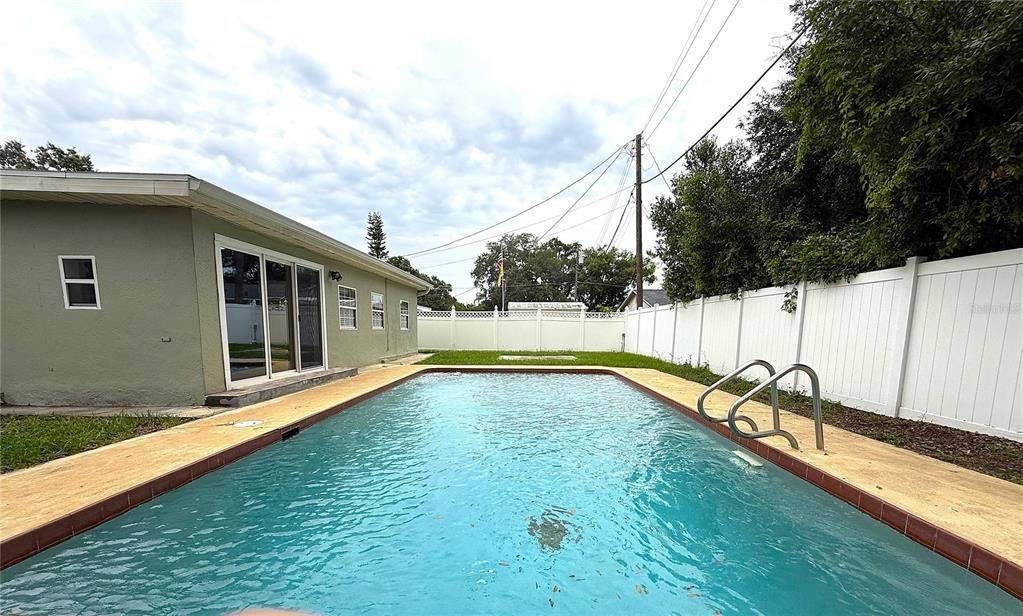 Exterior, Pool