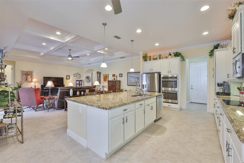 Dining room, Interior, Kitchen, Living room, Pendant Lights, Recessed Lighting, Stainless Steel Appliances
