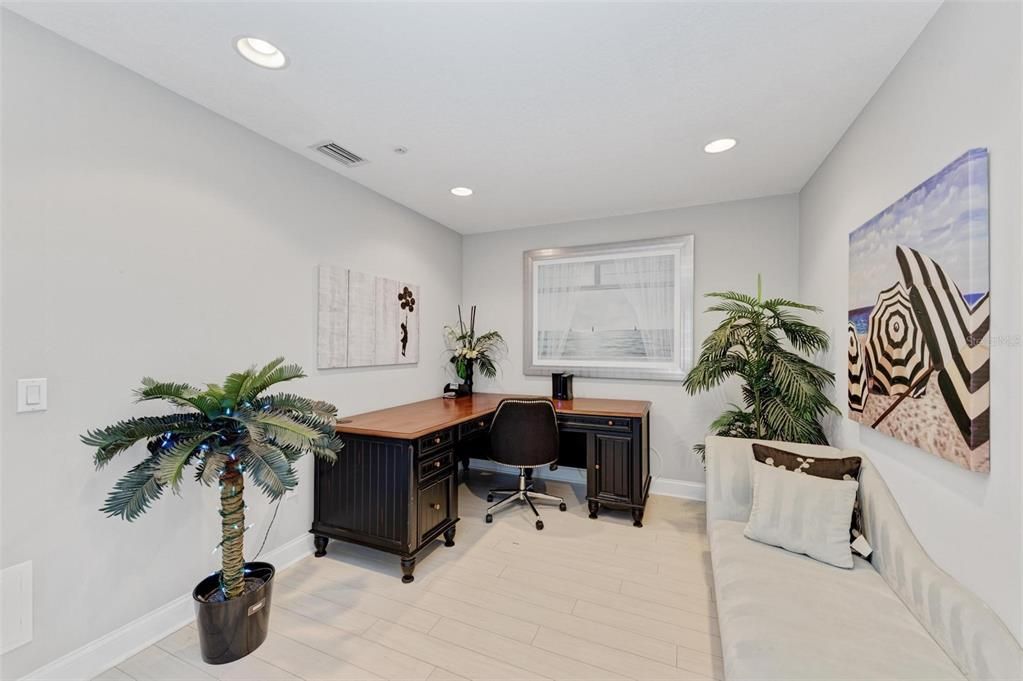 Home Office, Interior, Recessed Lighting, Wood Texture Flooring