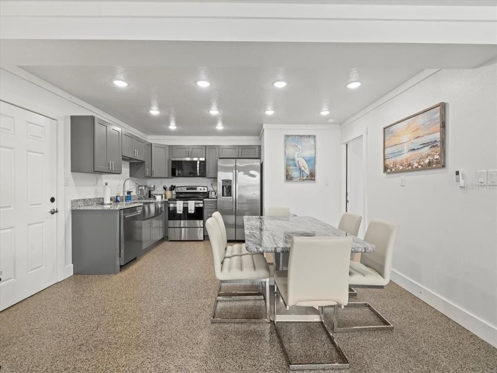 Dining room, Interior, Kitchen, Recessed Lighting, Stainless Steel Appliances