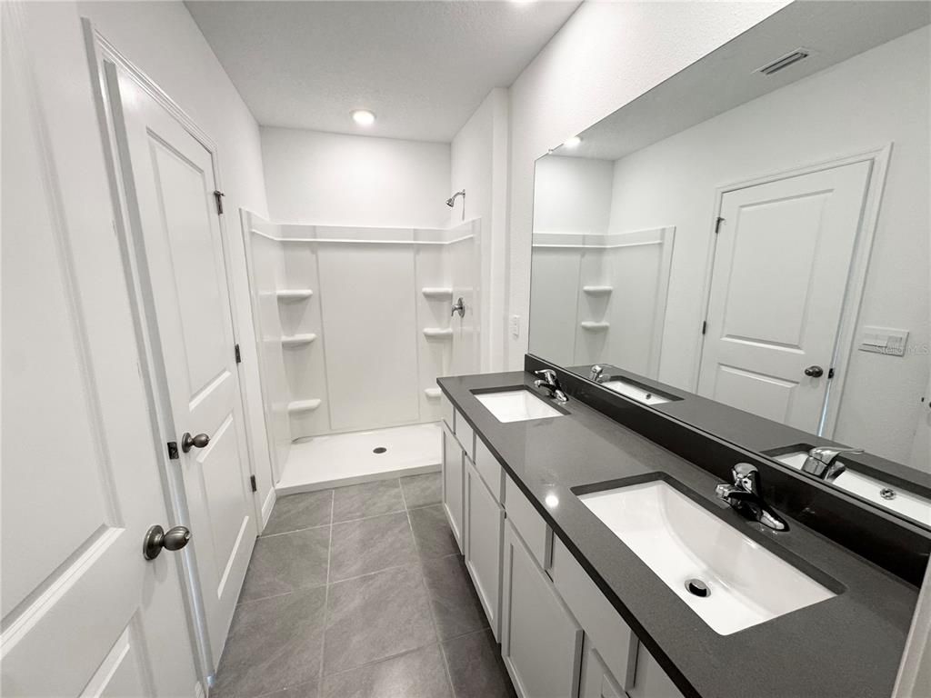 Bathroom, Dual Sink Vanities, Interior, Recessed Lighting