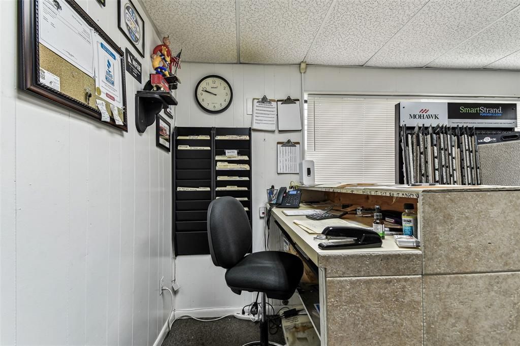 Home Office, Interior