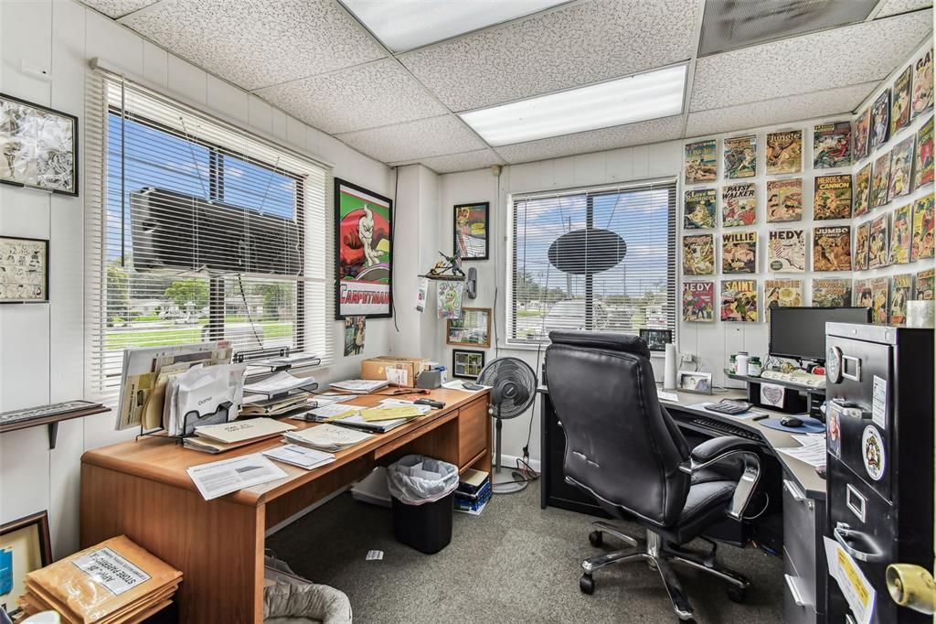 Home Office, Interior