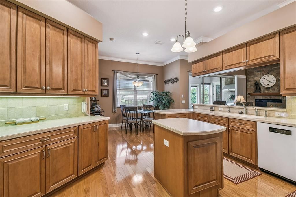 Dining room, Interior, Kitchen, Pendant Lights, Recessed Lighting, Wood Texture Flooring
