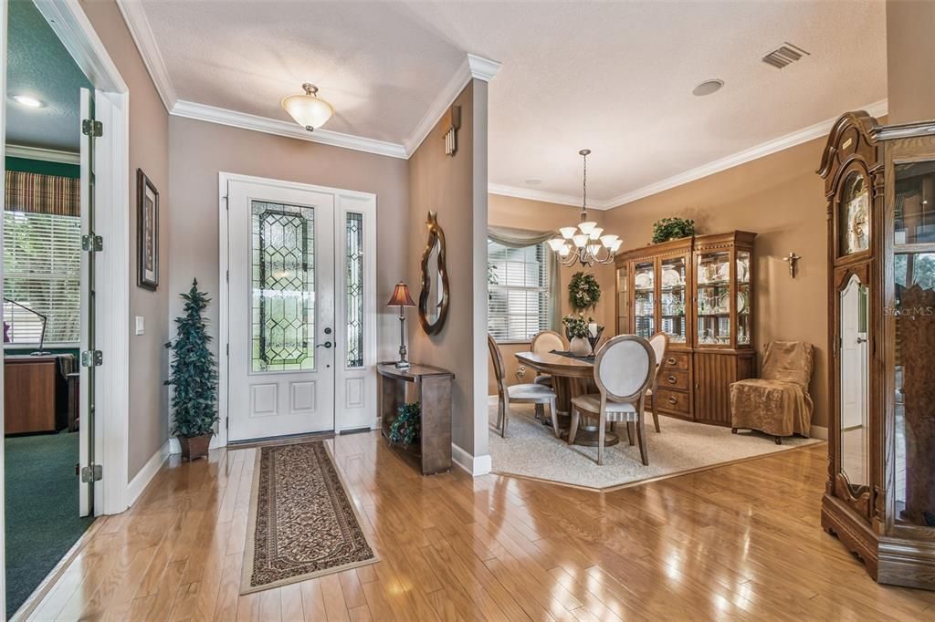 Chandelier, Dining room, Interior, Recessed Lighting, Wood Texture Flooring