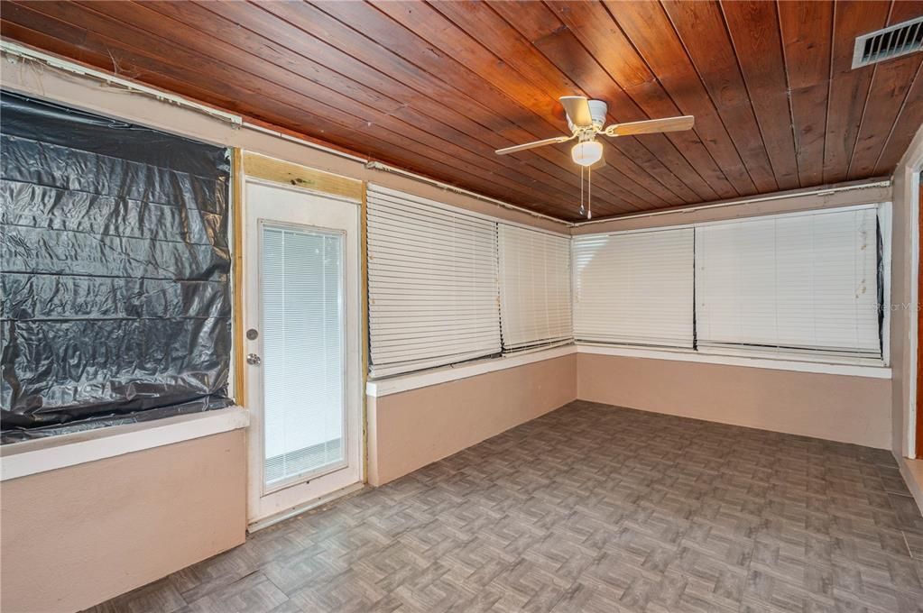 Empty room, Interior, Wooden Ceilings, Wood Texture Flooring