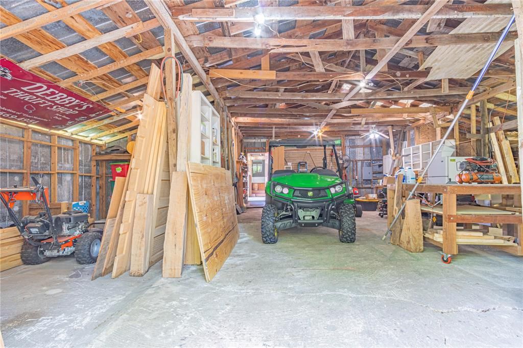 Garage, Interior, Wooden Beams