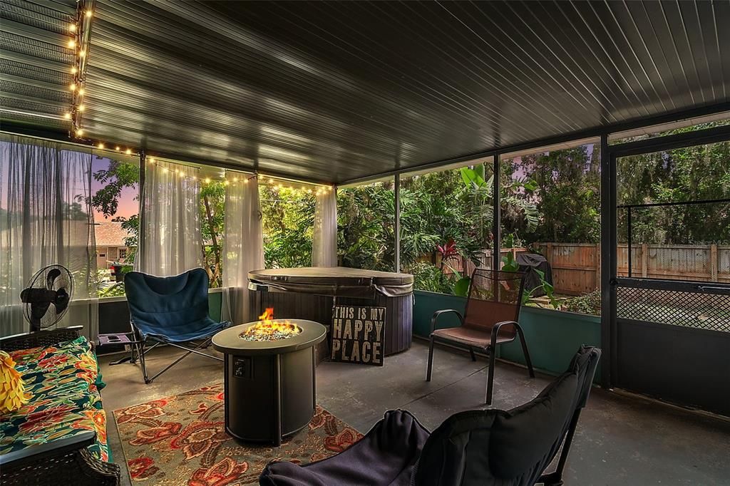 Hot Tub, Interior, Sun Room