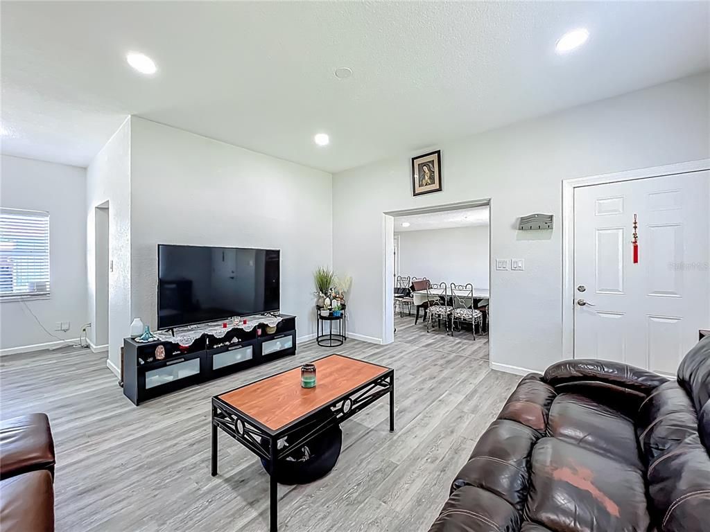 Dining room, Interior, Living room, Recessed Lighting, Wood Texture Flooring