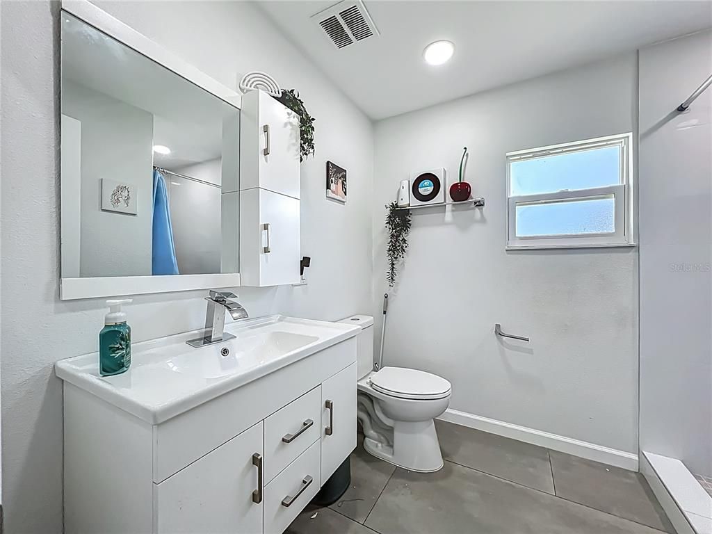 Bathroom, Interior, Recessed Lighting