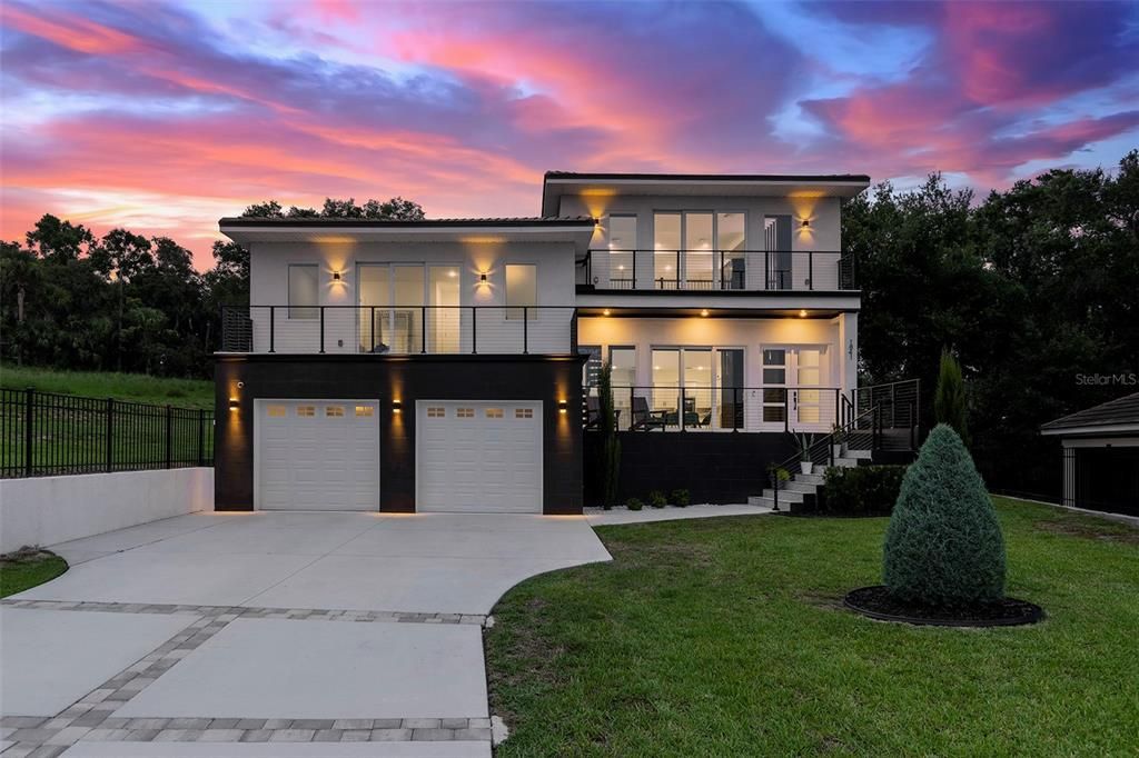 Attached, Backyard, Exterior, Facade, Modern